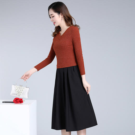 YWE  19C315减龄V领中长款气质优雅拼接连衣裙【优】 商品图2