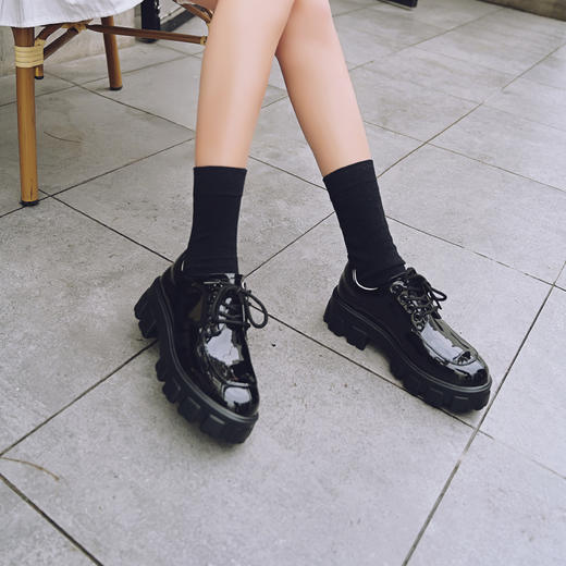 safiya索菲娅秋冬漆皮厚底鞋深口乐福鞋SF94112239 商品图1