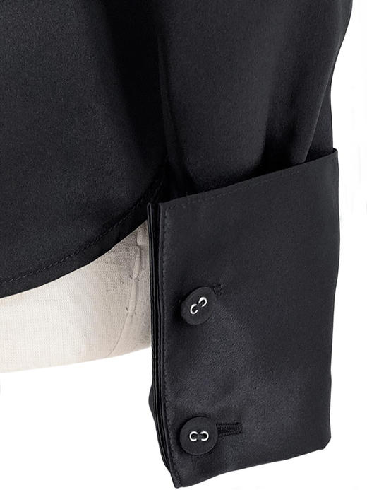 TYNVIE 翻袖立领复古衬衫 - 黑色 商品图6