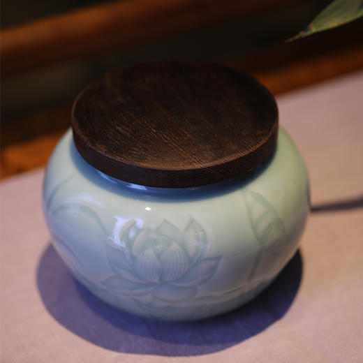 澜沧古茶茶具【龙泉青瓷藏养罐】木盖密封口不含茶叶 商品图3