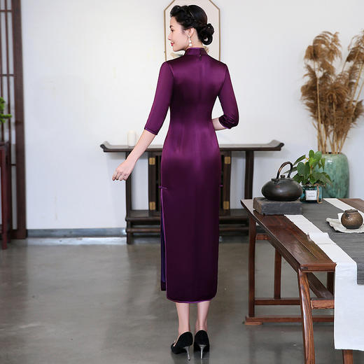 上海旗袍厂LHS-1014新款醋酸缎紫色妈妈装旗袍婚庆婚宴旗袍连衣裙秋冬长款 商品图4