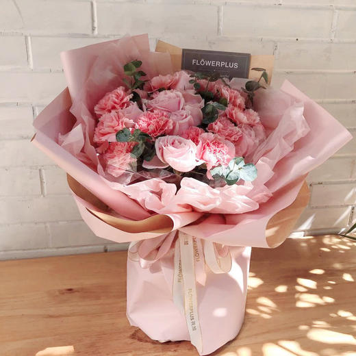 【甜梦芳华】15支康乃馨9支粉玫瑰混搭花束 商品图0