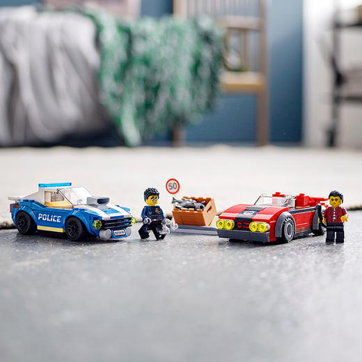 乐高LEGO 警察公路大追捕60242 商品图3