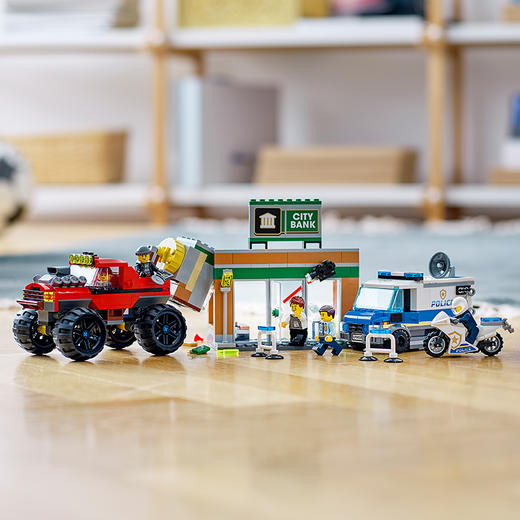 乐高LEGO 巨轮越野车大劫案60245 商品图3