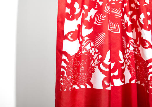 红色剪纸戏曲图案真丝围巾g22010907