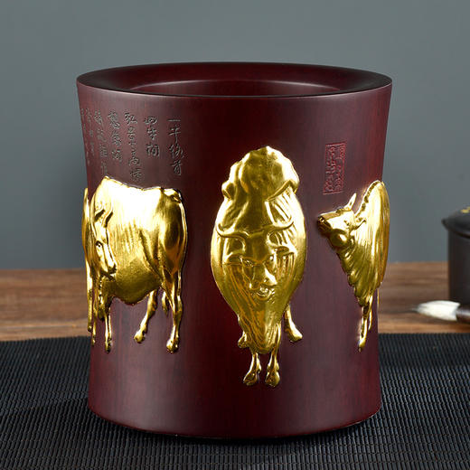 金陵金箔黑梓木五牛图笔筒摆件 商品图1