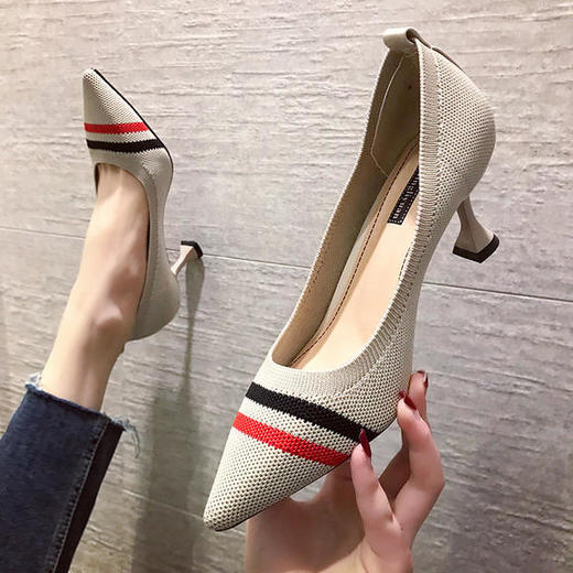 LN-558新款时尚尖头浅口细跟单鞋 商品图0