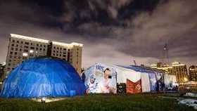 tent theatre