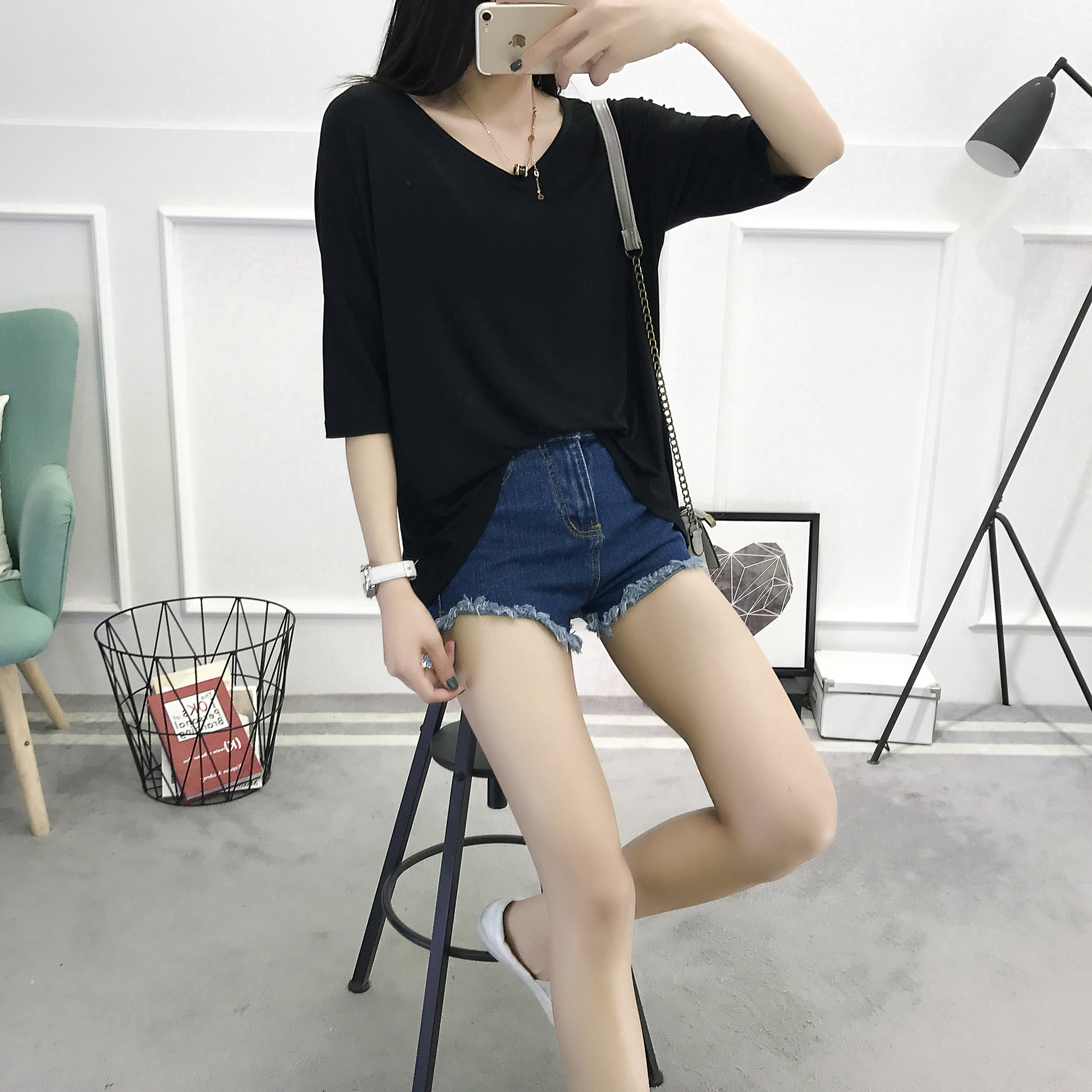 忌平庸流行莫代尔女士中袖t恤夏季韩版薄款大码宽松v领打底衫一件代发