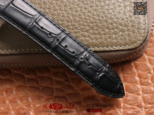 V9积jia大师万年历自动机械表（官方型号：白面130842J，黑面1308470，金面1302520，灰面130354J）同原装尺寸39mm实现868机芯所有的功能。男士腕表，皮表带自动机械机芯 商品图9