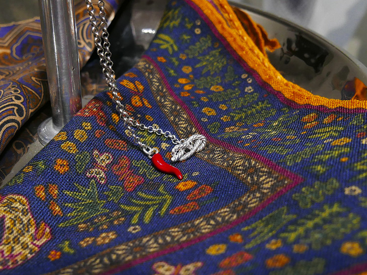 barbarulo 纯银皇结牛角手工领链 银银红