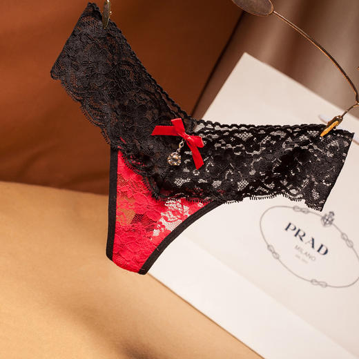 忌平庸情趣内衣性感丁字裤女士蕾丝欧美无痕t裤透明低腰钻饰心动骚