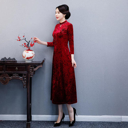 WXG-SR888秋冬新款中式复古婚宴钻石绒旗袍裙 商品图2