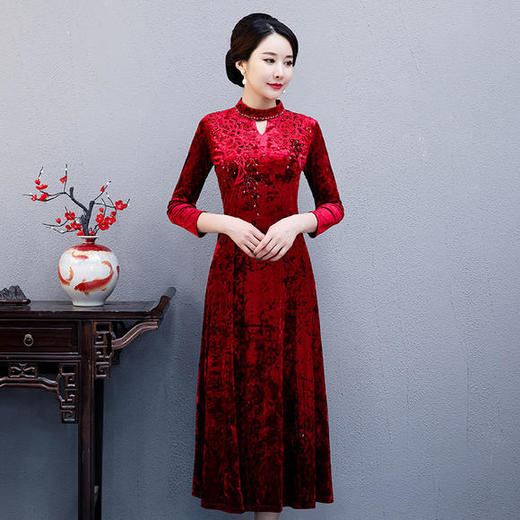 WXG-SR888秋冬新款中式复古婚宴钻石绒旗袍裙 商品图0