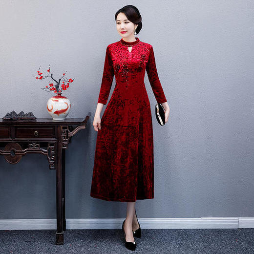 WXG-SR888秋冬新款中式复古婚宴钻石绒旗袍裙 商品图3