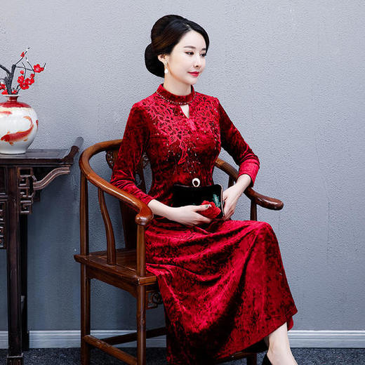 WXG-SR888秋冬新款中式复古婚宴钻石绒旗袍裙 商品图1