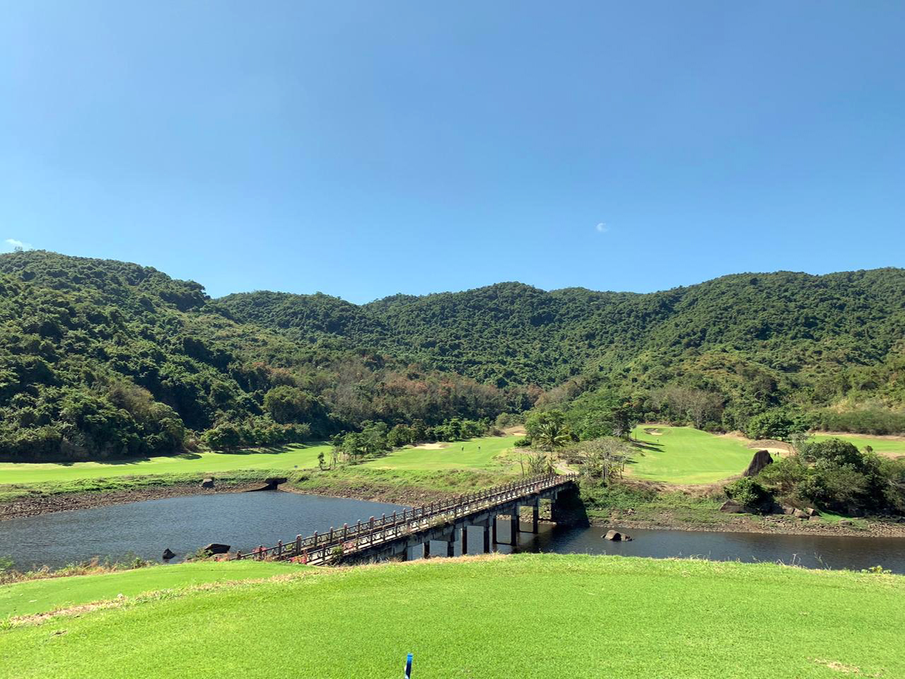 海南三亚神泉国际高尔夫球会