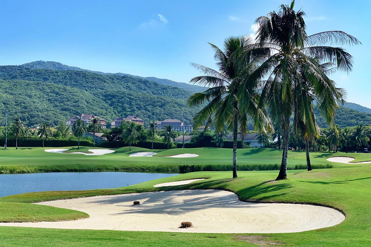 海南三亚亚龙湾高尔夫球会