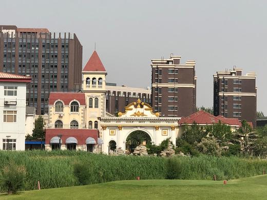 天津国际温泉高尔夫球会 商品图0