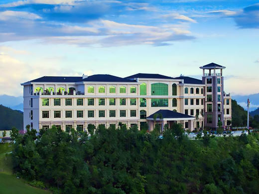 广东梅州麓湖山国际高尔夫球会 商品图2