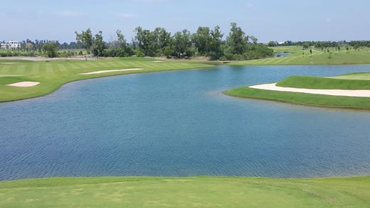 泰国 邦芭茵皇家高尔夫俱乐部 Royal bang pa-in golf Club 商品图0