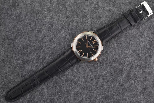 BV       宝格丽 OCTO系列将意大利创新风格演绎的尤为精彩，八角形代表的建筑美学风格在OCTO系列里端庄、大气。
腕表直径41mm
进口9015全自动机械机芯 商品图5