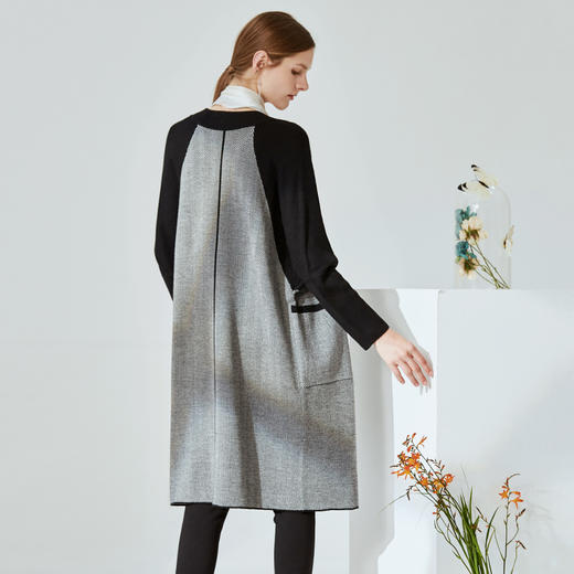 EITIE爱特爱春季新款慵懒风时尚撞色人字纹针织开衫女中长款6001725 商品图3