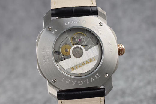 BV       宝格丽 OCTO系列将意大利创新风格演绎的尤为精彩，八角形代表的建筑美学风格在OCTO系列里端庄、大气。
腕表直径41mm
进口9015全自动机械机芯 商品图7