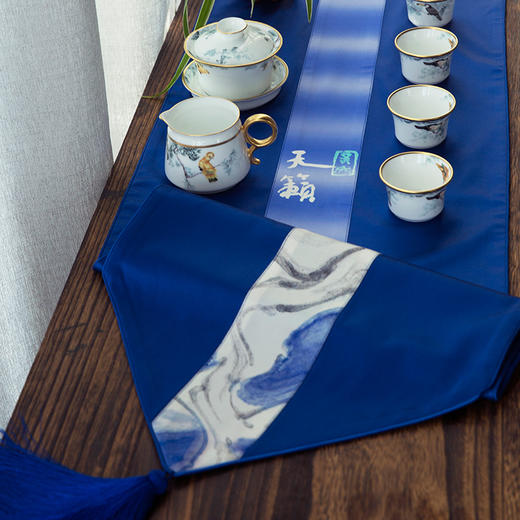 天一书局出品 吴山明老师创作天籁系列桌旗 全真丝天然密实 商品图2