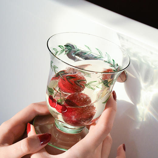 敲适合拍照的复古樱桃杯 精致时髦 酒时浪手工吹制刻绘高档水晶杯