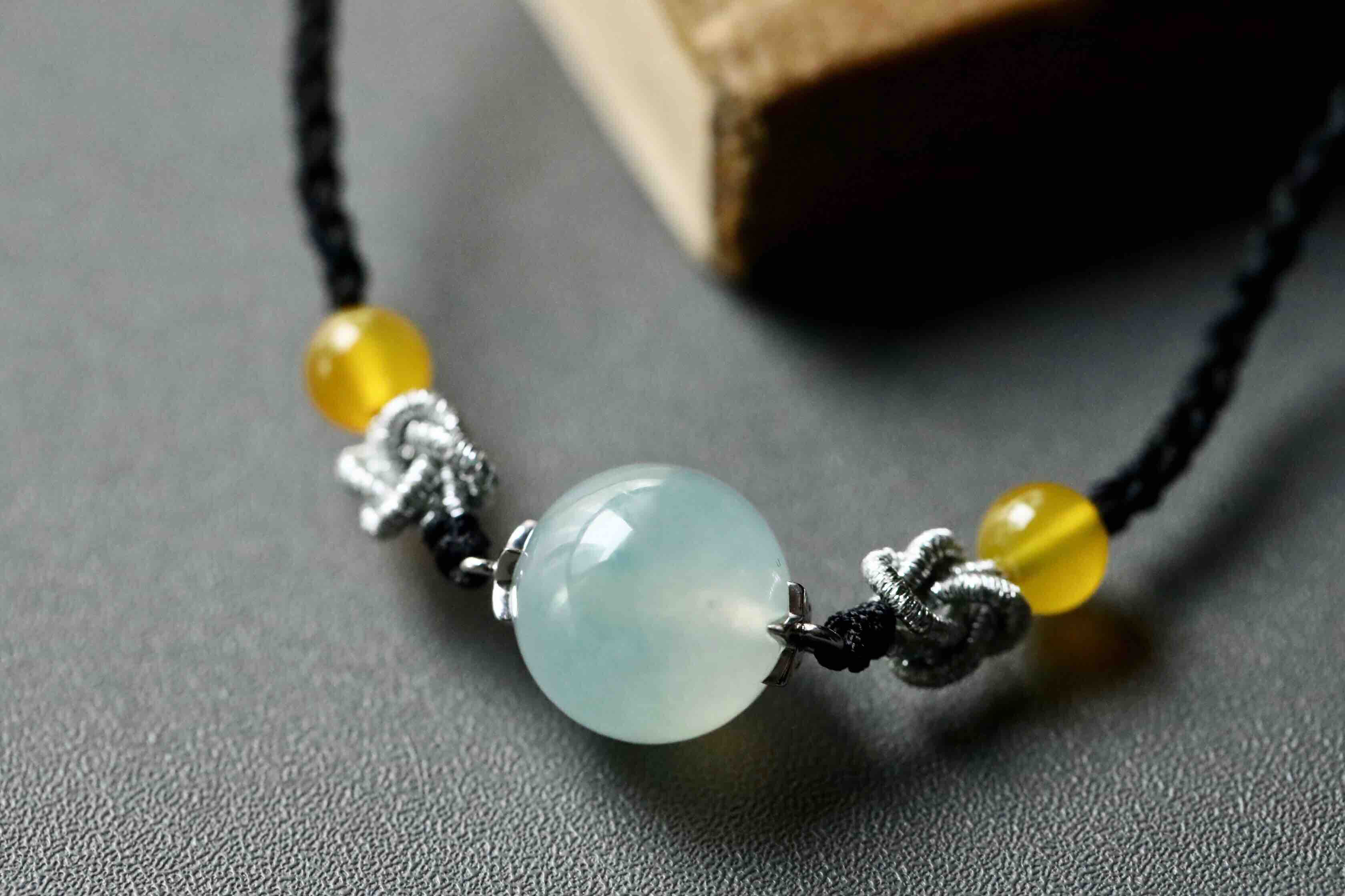 冰种飘阳绿翡翠大珠子路路通18k白金镶嵌