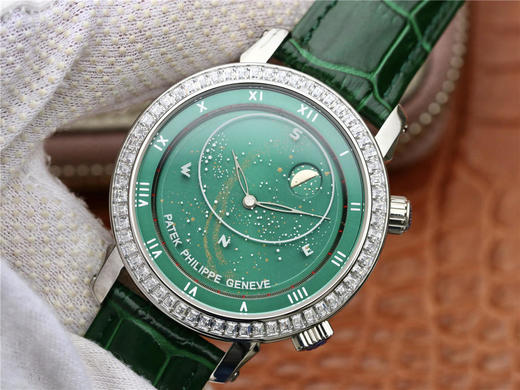 百达翡丽升级版星空5102绿色面限量版。天月款日内瓦苍穹系列你可想象把星空佩戴在腕上吗？这款星空腕表独具特别星象功能，蓝色圆表盘上就能欣赏日内瓦苍穹图，还有金色月球运行轨迹。 商品图2