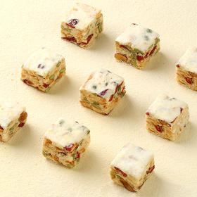 ※买一送一！网红推荐雪花酥 糕点心 牛扎奶芙 沙琪玛 牛轧糖 抹茶 蔓越莓 雪花酥 百草味 200g/袋