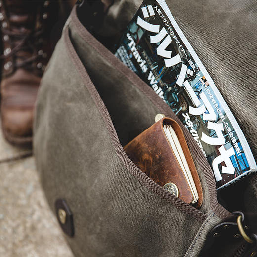 马登工装 美式复古油蜡邮差包阿美咔叽单肩帆布包深灰色斜挎包男