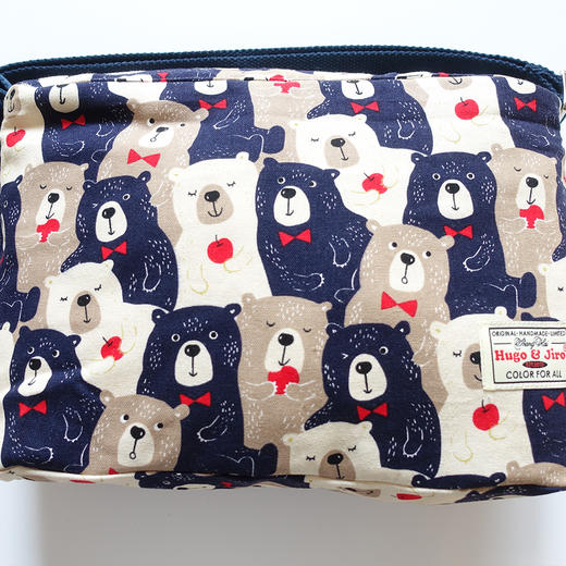 HUGOJIRO中号斜挎包插画暖心苹果小熊 商品图4