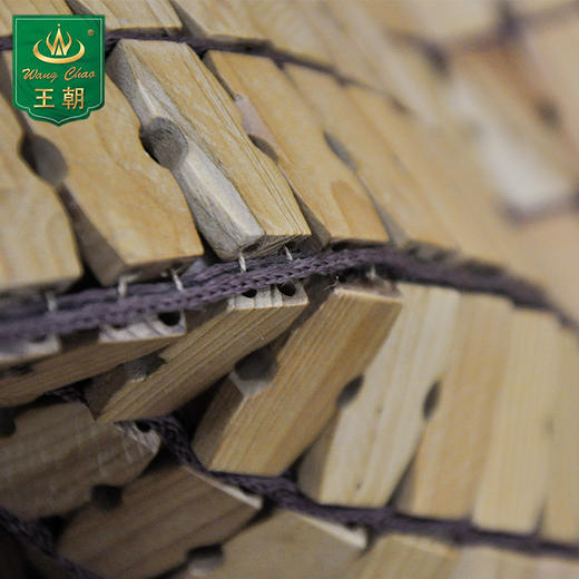 王朝红豆杉凉席精制而成，不仅让您受到夏日的夏爽，更能呵护您的健康 商品图3