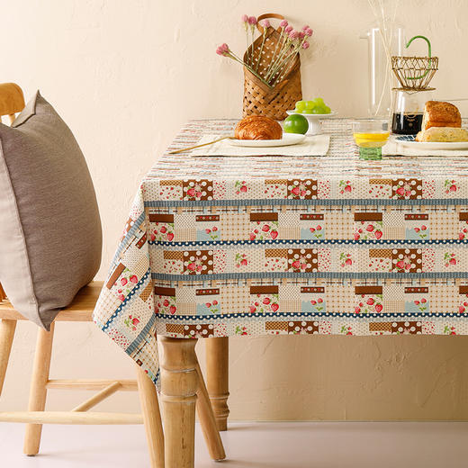 阳春小镇清新草莓方桌布 商品图0