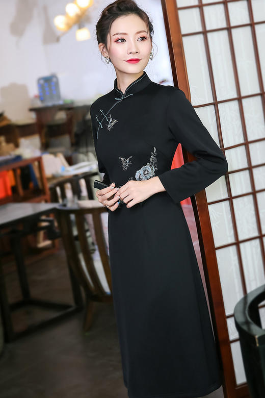 XGT-Q9394新款绣花新式改良中国风复古日常旗袍连衣裙 商品图0