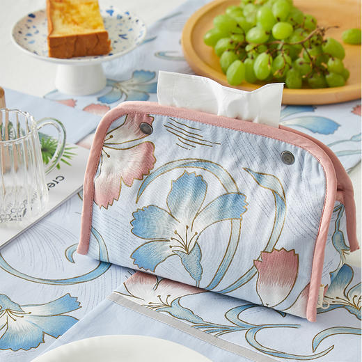 阳春小镇进口贡缎按扣纸巾盒 商品图5