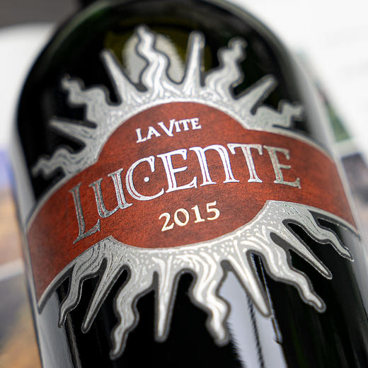 麓鹊酒庄副牌干红葡萄酒lucedellavitelucenteigt2015