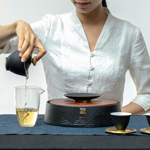 【收藏级曼松】王子和山 2019年古树头春纯料茶 尝鲜/皇家茶园/云南省农科所监制 商品图4