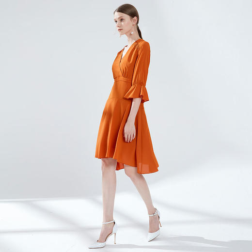 EITIE爱特爱女装夏季新品荷叶短袖收腰不规则时尚V领连衣裙5907634 商品图1