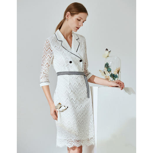 EITIE爱特爱春季新款气质翻领镂空蕾丝七分袖连衣裙女中裙A2007405 商品图3