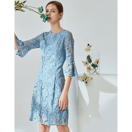 EITIE爱特爱新款优雅气质镂空蕾丝收腰A字喇叭袖连衣裙女A2007411 商品图2