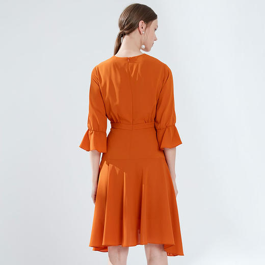 EITIE爱特爱女装夏季新品荷叶短袖收腰不规则时尚V领连衣裙5907634 商品图2