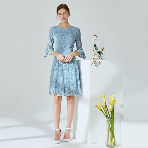 EITIE爱特爱新款优雅气质镂空蕾丝收腰A字喇叭袖连衣裙女A2007411 商品图1