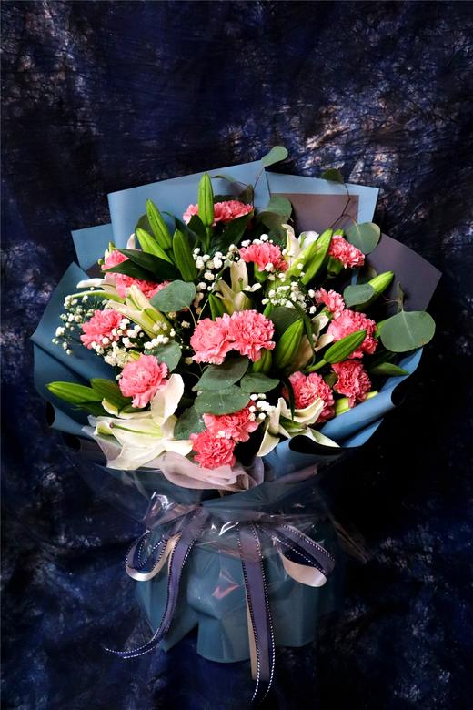 感恩密码----6百合18康乃馨花束六选一 商品图1