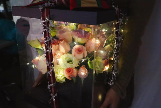 玫瑰正方体礼盒皇冠款三选一 商品图6