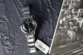 原单阿玛尼Armani Ar2457
机芯：进口石英机芯
表壳：316L精钢
表镜：矿物质强化玻璃