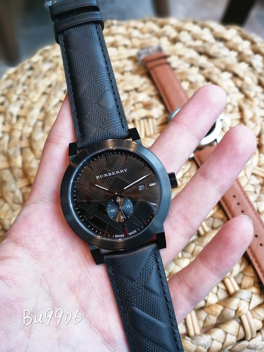 原单巴宝莉Burberry Bu9906
机芯：原装瑞士石英金机
表壳：316L精钢
表带：优质进口牛皮 商品图1